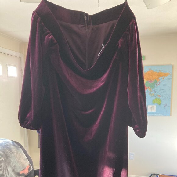 Vince Camuto XS Women's Off the Shoulder Velvet Cocktail Dress - Picture 4 of 5